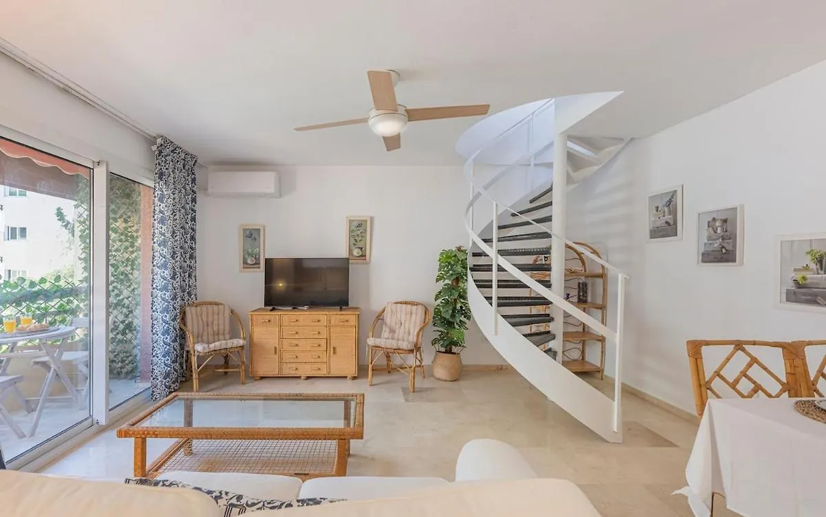 アパート マルベーリャWonderful Flat With Privateterrace And Poolアパートメント
